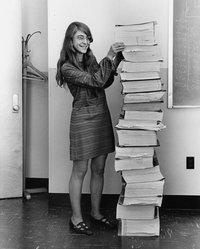 Darstellung von Margaret Hamilton (1969), übernommen von Wikimedia Commons.
